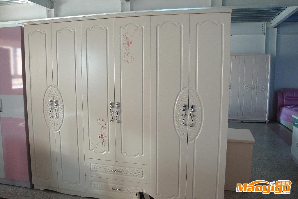 供应实木家具厂 各种实木家具 双人床 柜子 质量保证13832644155