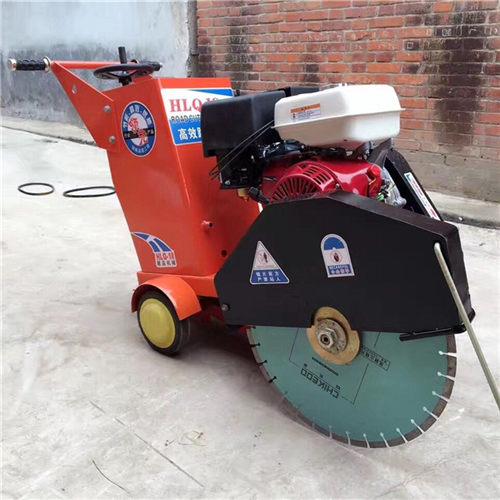 制造：黑龙江鹤岗混凝土路面切缝机电动水泥路面切割机