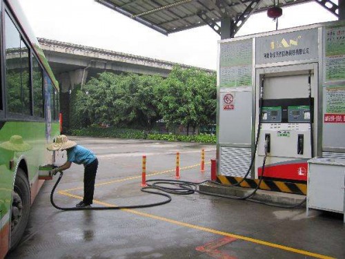 新闻：襄樊免加油站联系方式