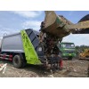 10吨侧装垃圾压缩车作业视频