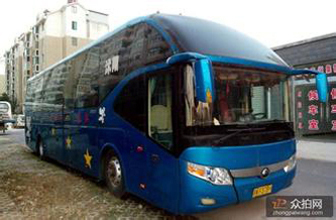 客车：大连到镇江的长途大巴车