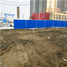 新疆新型围挡质量第一，新疆彩钢板围挡施工方案