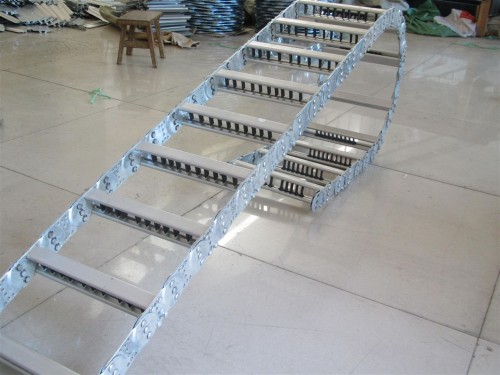 寿县结构:济二机床TH6350卧式加工中心工程塑料拖链
