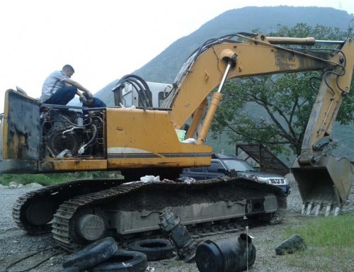 新闻：印江县 神钢挖掘机维修难题解答