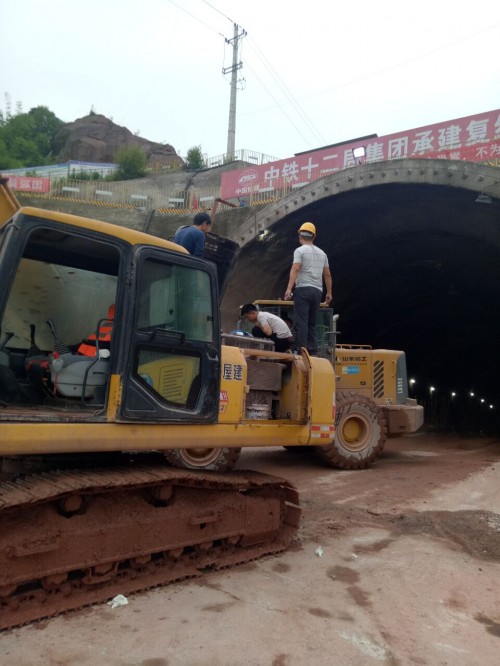 新闻：渭南市神钢挖掘机维修温度高无力