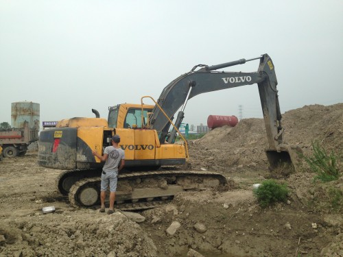 汉中市卡特挖掘机维修原因排除