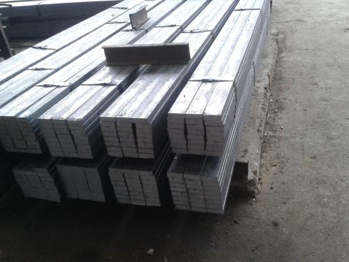 上海一级焊缝镀锌角钢钢材新闻：
